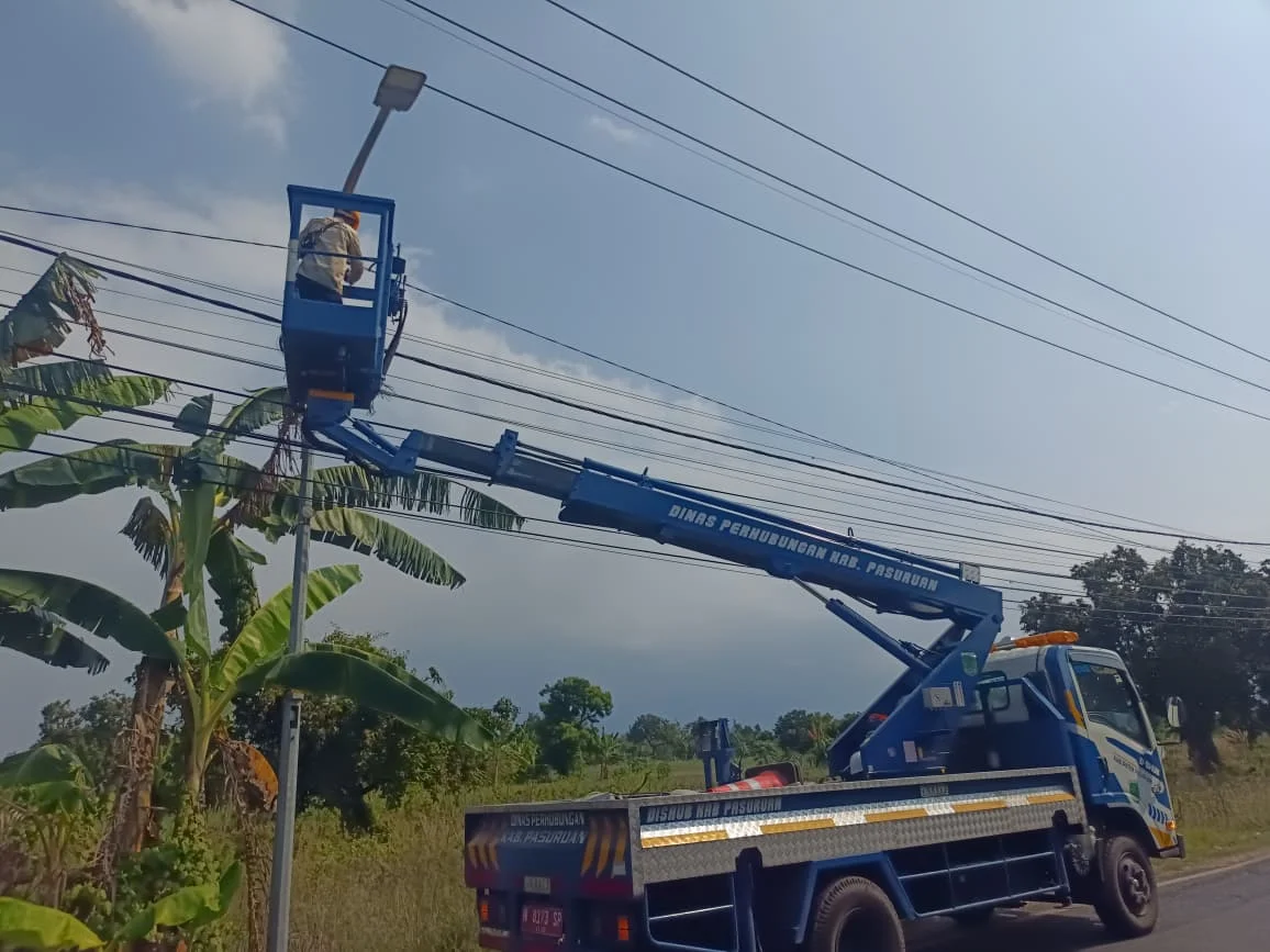 Inovasi Teknologi Penerangan Jalan: Ratusan PJU Smart System di Kabupaten Pasuruan Siap Terpasang