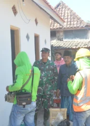 Instalasi Listrik Terangi Rumah Rehabilitasi TMMD 129 di Sampang