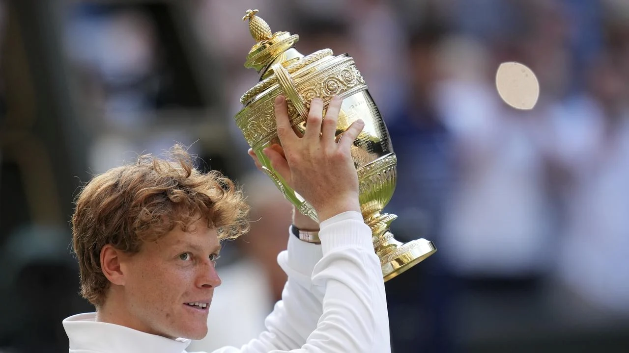Jannik Sinner Pertahankan Gelar Wimbledon, Kalahkan Zverev di Final