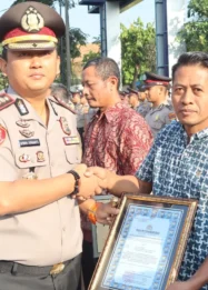 Kapolres Madiun Kota Anugerahkan Penghargaan kepada 30 Personel dan Dua Warga atas Kinerja dan Pengabdian
