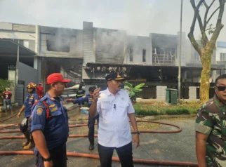 Kebakaran Hebat Hanguskan Tiga Gudang di Taman Tekno Tangsel: Analisis Dampak Infrastruktur dan Krisis Keamanan