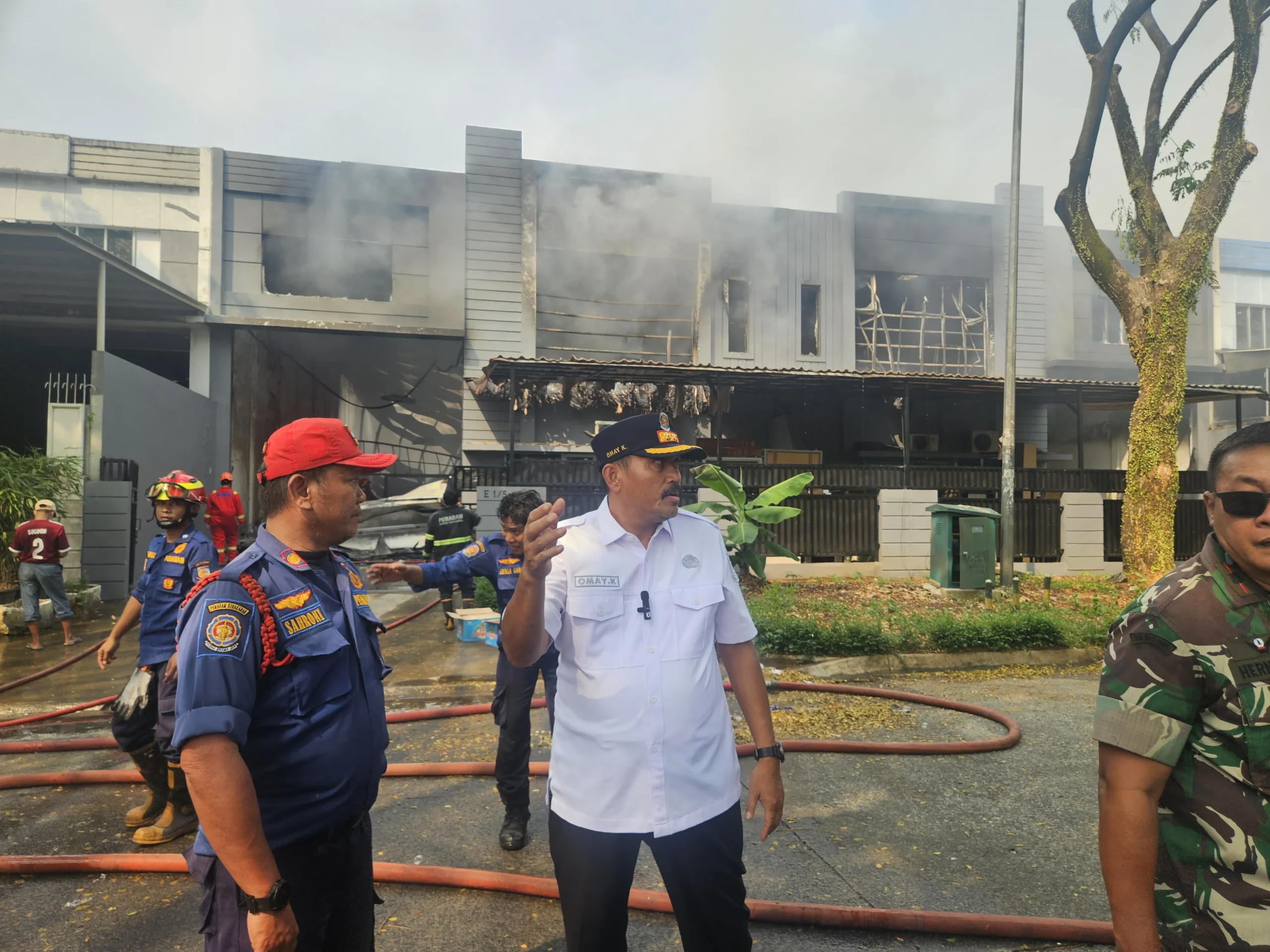 Kebakaran Hebat Hanguskan Tiga Gudang di Taman Tekno Tangsel: Analisis Dampak Infrastruktur dan Krisis Keamanan