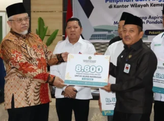 Komisi VIII DPR RI Serahkan Bantuan ke Pesantren dan 8.800 PIP 2026 di Riau: Langkah Strategis Penguatan Pendidikan Agama