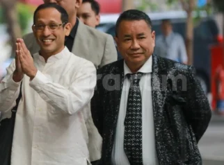 Korupsi Merajalela: Hotman Paris Bela Eks Jampidsus, KPK Tak Banding Vonis Suap, dan OTT Bupati Sukoharjo