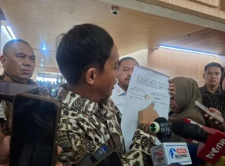 KPK Tolak Laporan Gratifikasi Menhut Raja Juli, Bupati Kuansing Tak Tahu Isi Amplop