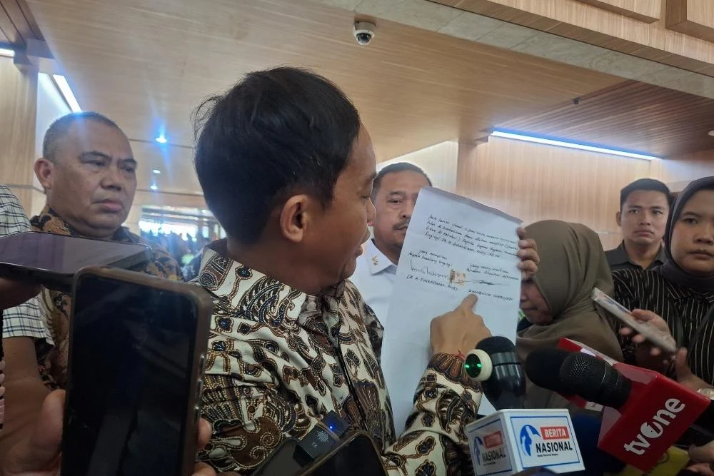 KPK Tolak Laporan Gratifikasi Menhut Raja Juli, Bupati Kuansing Tak Tahu Isi Amplop
