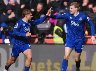 Krisis Bek Kanan Everton Makin Parah: Imbang Lawan Bolton, Garner Cedera