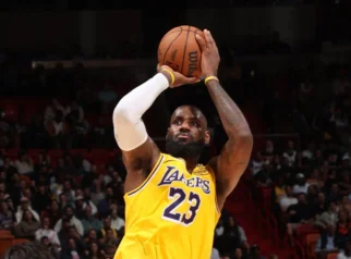 LeBron James: Legenda yang Tak Pernah Pudar di Tengah Dinamika NBA