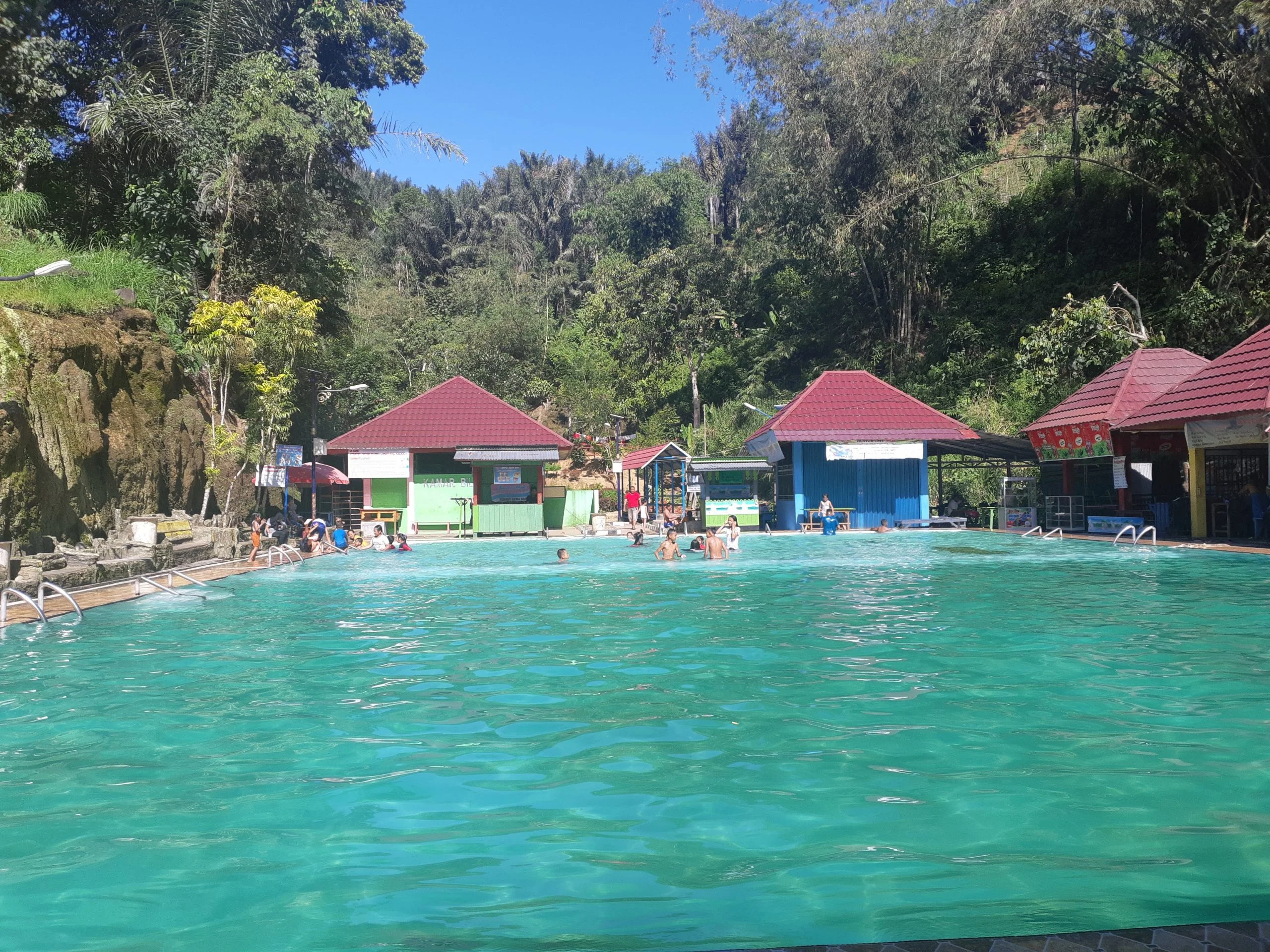 Libur Sekolah, Wisata Suban Air Panas Rejang Lebong Tetap Jadi Magnet Wisata Keluarga