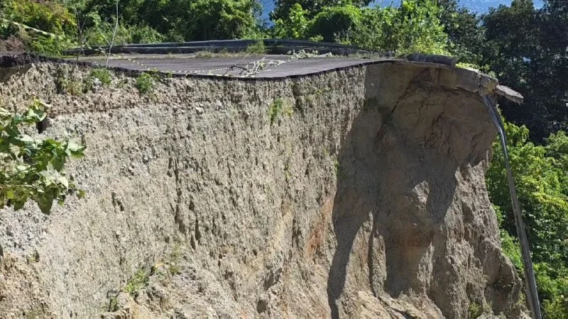 Longsor Parah di Jalan Balohan‑Anoi Itam Paksa Akses Ditutup, Dampak bagi Warga dan Wisata