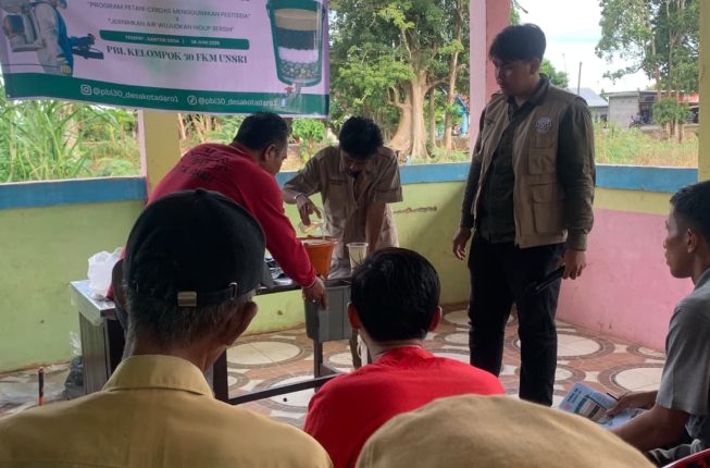 Mahasiswa FKM Unsri Edukasi Warga Ogan Ilir Buat Filter Air Sederhana, Pengetahuan Masyarakat Naik 40 Persen