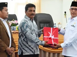 Mahmud DPRD Tapteng Ajukan Ranperda APBD 2025, Harapkan Proses Persetujuan Sesuai Regulasi