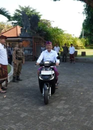 Majelis Desa Adat Alitan Terima Bantuan Motor Operasional: Langkah Strategis Melestarikan Budaya Buleleng