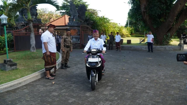 Majelis Desa Adat Alitan Terima Bantuan Motor Operasional: Langkah Strategis Melestarikan Budaya Buleleng