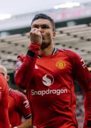 Manu Koné Jadi Incaran Utama Manchester United di Tengah Restrukturisasi Lini Tengah