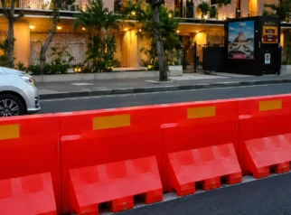 Melompati Water Barrier, Dishub Ingatkan Bahaya Menyeberang Sembarangan