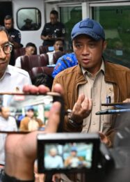 Mensesneg: Prabowo Naikkan Tukin Guru, Dosen, dan Nakes 3T, Bukan Cuma TNI