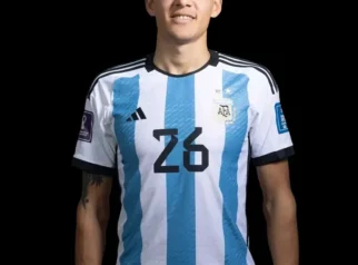 Nahuel Molina Jadi Pilar Pertahanan Argentina di Balik Comeback Dramatis Lawan Mesir