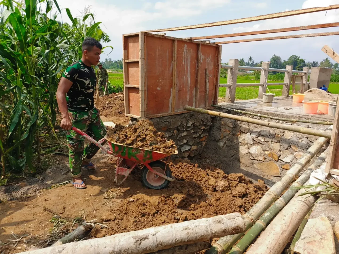 Pembangunan Jembatan Beton di Harau Capai Progres 74 Persen