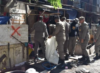 Pemkot Surabaya Tertibkan Lima Bangunan Liar di Jalan Jetis Kulon Pertolongan: Langkah Strategis Pengelolaan Aset dan Sampah
