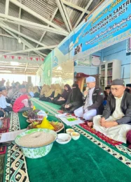 Penuh Haru dan Khidmat, Orang Tua Serahkan Anak kepada Tengku Guru di Dayah Al Azhar