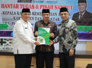 Pisah Sambut Kepala Kemenag Tanah Datar: Hendri Pani Dias Resmi Gantikan Amril