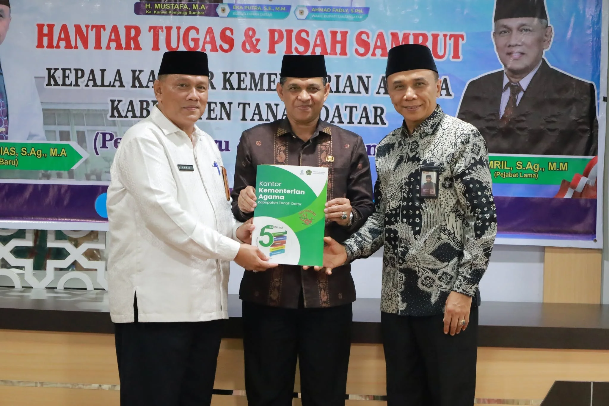 Pisah Sambut Kepala Kemenag Tanah Datar: Hendri Pani Dias Resmi Gantikan Amril