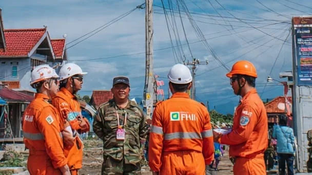 PLN UP3 Nias Imbau Warga Laporkan Pembangunan di Bawah Jaringan Listrik