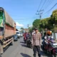 Polisi Atur Lalu Lintas di Jalur Lintas Liwa Cegah Kemacetan SPBU