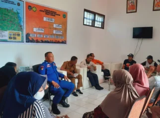 Polres Lamongan Tegaskan Pencarian KMN Entok Diperluas, Kolaborasi Intensif dengan Basarnas dan Komunitas Nelayan