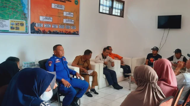 Polres Lamongan Tegaskan Pencarian KMN Entok Diperluas, Kolaborasi Intensif dengan Basarnas dan Komunitas Nelayan