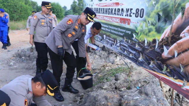 Polresta Pangkalpinang Rayakan Hari Bhayangkara dengan Penanaman Ratusan Bibit Mangrove untuk Masa Depan Berkelanjutan