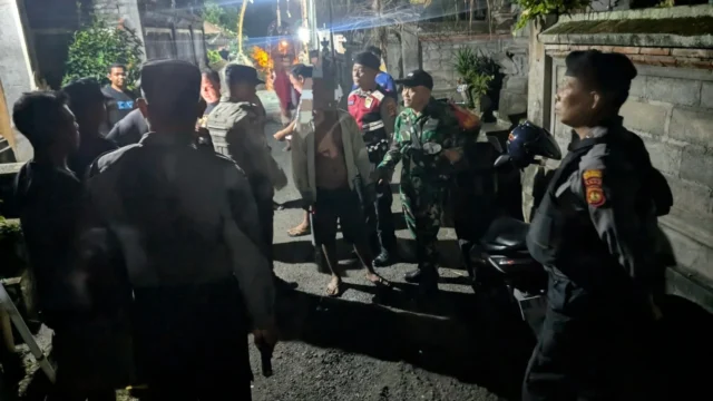 Polsek Banjarangkan Evakuasi ODGJ untuk Penanganan Medis: Kolaborasi Multi-Pihak dan Tantangan Kesehatan Mental di Wilayah Pedesaan