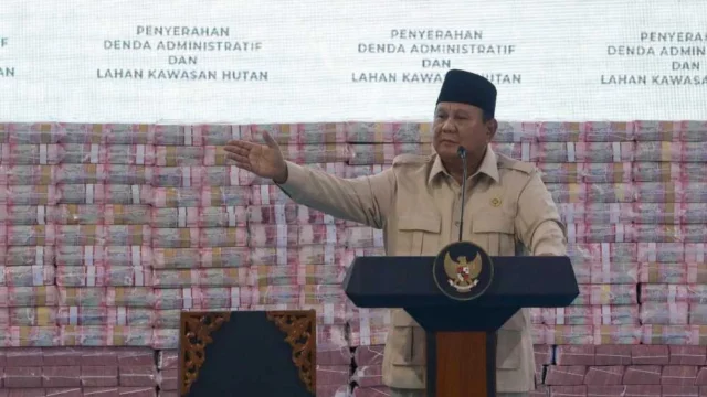 Prabowo Subianto Sindir Ramalan Indonesia Collapse: Pejabat Ambruk karena Kerja Keras