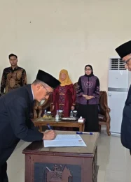 Prof Sarono Resmi Dilantik Jadi Rektor UTB Lampung: Visi Kolaborasi dan Inovasi untuk Perguruan Tinggi Masa Depan