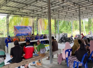 Program JALUR Ditpolairud Bagi Warga Pesisir Dumai: Distribusi Sembako dan Bibit Mangga Tingkatkan Kesejahteraan