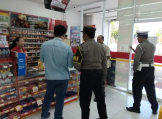 Respons Cepat Call Center 110: Polres Jembrana Kembalikan Dompet Rp30 Juta dengan Layanan Terpadu