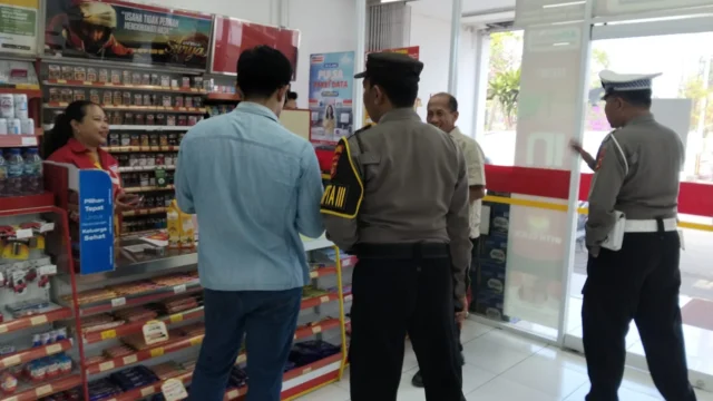 Respons Cepat Call Center 110: Polres Jembrana Kembalikan Dompet Rp30 Juta dengan Layanan Terpadu