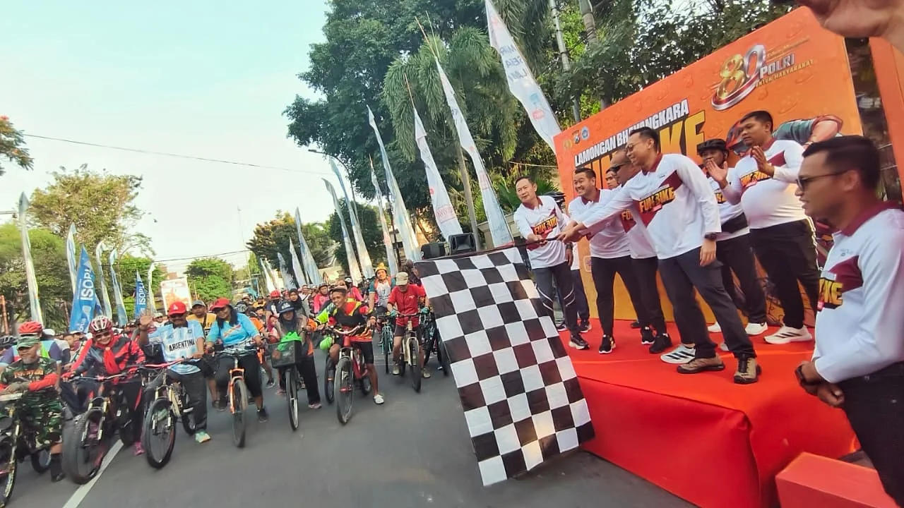 Ribuan Pesepeda Rayakan Hari Bhayangkara ke‑80 lewat Lamongan Bhayangkara Fun Bike 2026