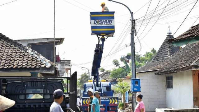 Ribuan PJU Rusak di Kabupaten Pasuruan, Sudah Diperbaiki: Upaya Pemkab Tingkatkan Keamanan dan Kenyamanan Pengguna Jalan