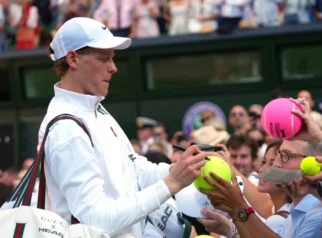 Sinner Bungkam Zverev di Final Wimbledon, Pertahankan Mahkota di All England Club