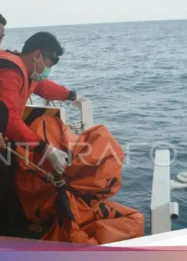 Tragedi Tenggelam Melanda: 1 Siswi Tewas di Garut, Puluhan Penumpang KM Nurul Salsa Hilang