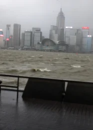 Typhoon Noul Terpa Hong Kong: Ribuan Penumpang Terdampar, Hotel Siaga Bantu Wisatawan