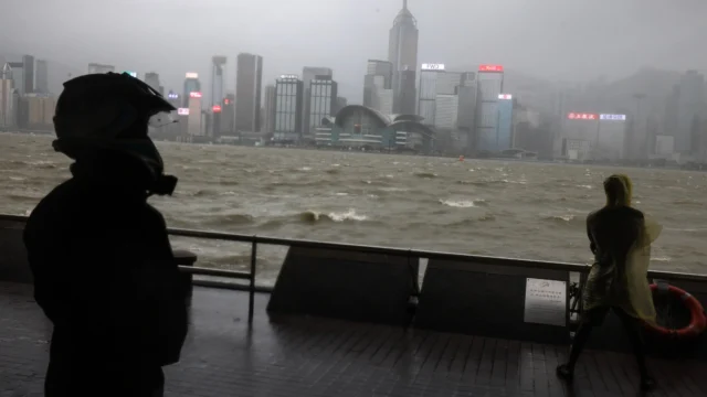 Typhoon Noul Terpa Hong Kong: Ribuan Penumpang Terdampar, Hotel Siaga Bantu Wisatawan