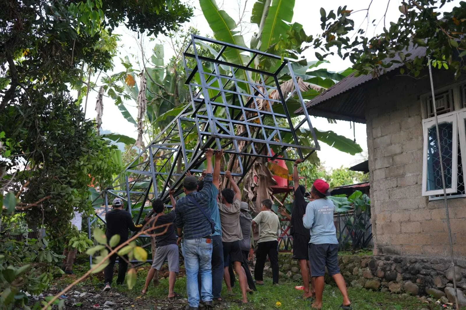 UNAND Bangun Sarana Air Bersih untuk Warga Lambung Bukit Pascabencana