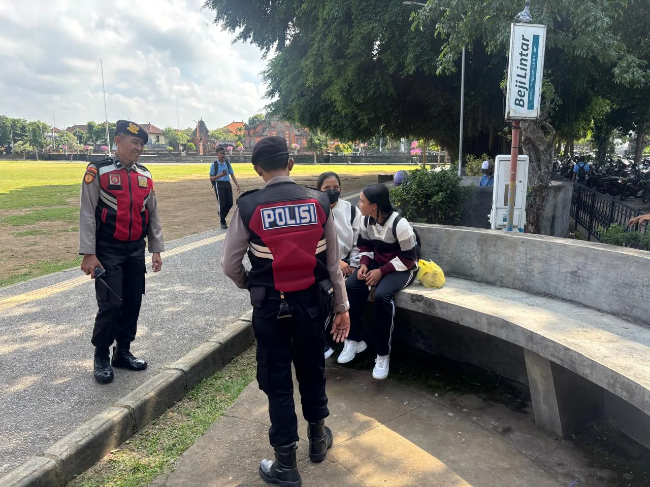 Unit Patroli Sat Samapta Polres Klungkung Laksanakan KRYD di Lapangan Puputan: Upaya Menjaga Kamtibmas dan Konektivitas Sosial