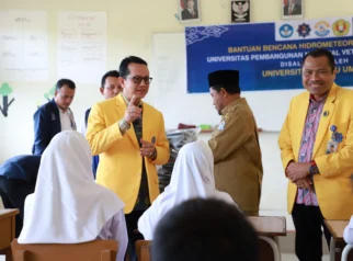 UTU Salurkan Bantuan Sekolah untuk Siswa Aceh Barat