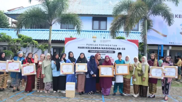 Wali Kota Jambi Maulana Raih Penghargaan BKKBN, Gerakan GEMAR Perkuat Peran Ayah dalam Pendidikan