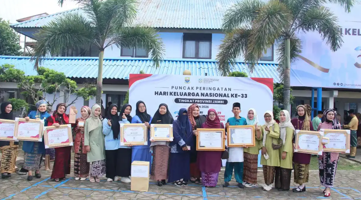 Wali Kota Jambi Maulana Raih Penghargaan BKKBN, Gerakan GEMAR Perkuat Peran Ayah dalam Pendidikan