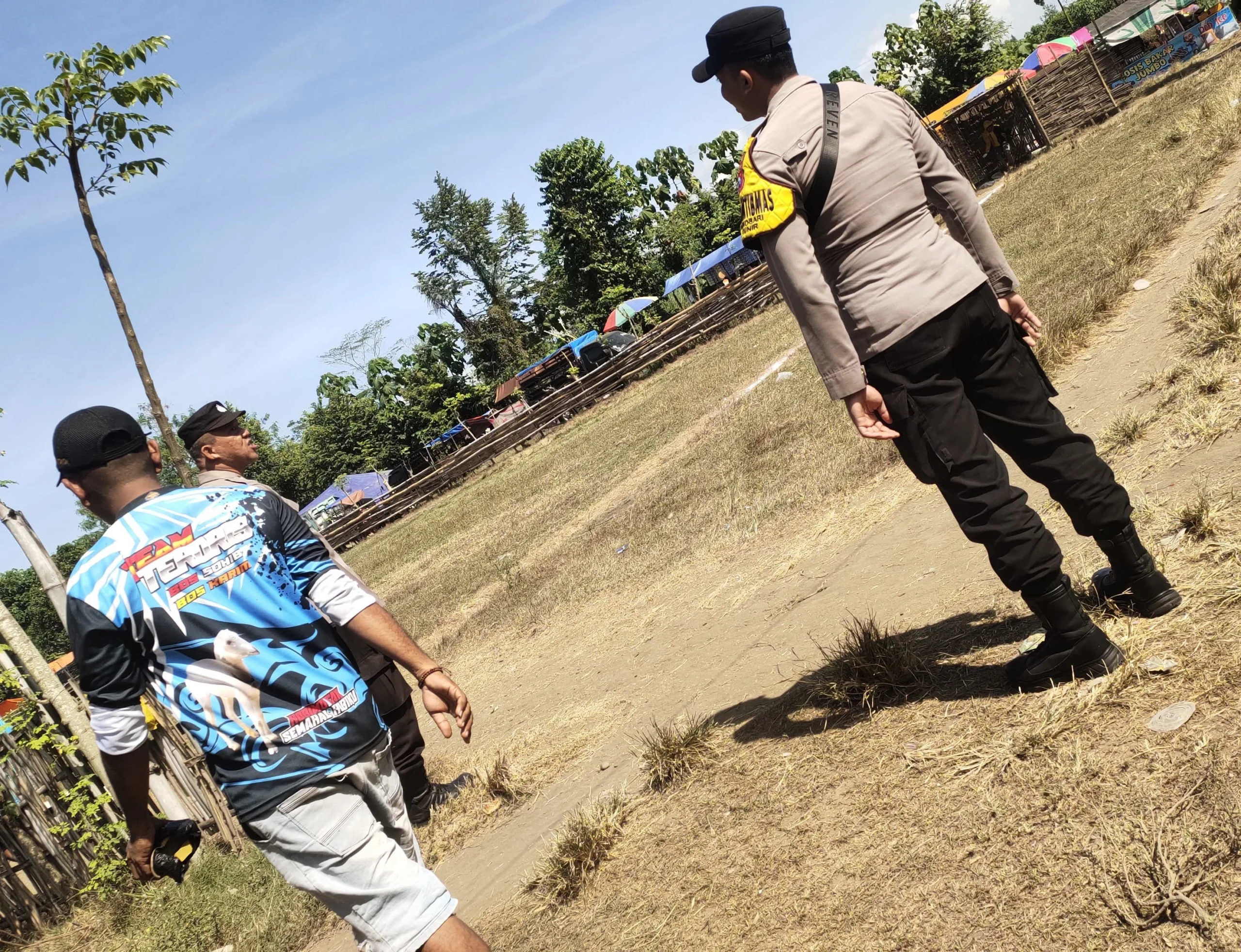 Warga Kunir Lumajang Gelar Tradisi Kerapan Kambing: Tradisi yang Menyatukan dan Melahirkan Identitas Lokal
